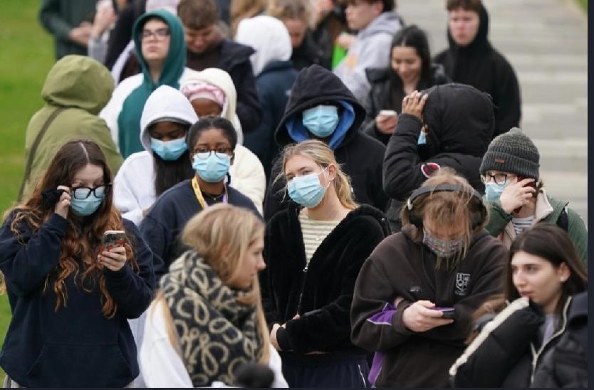 英国肯特郡爆发“前所未有”的脑膜炎疫情，两名学生染病死亡。卫生大臣施卓添周二警告