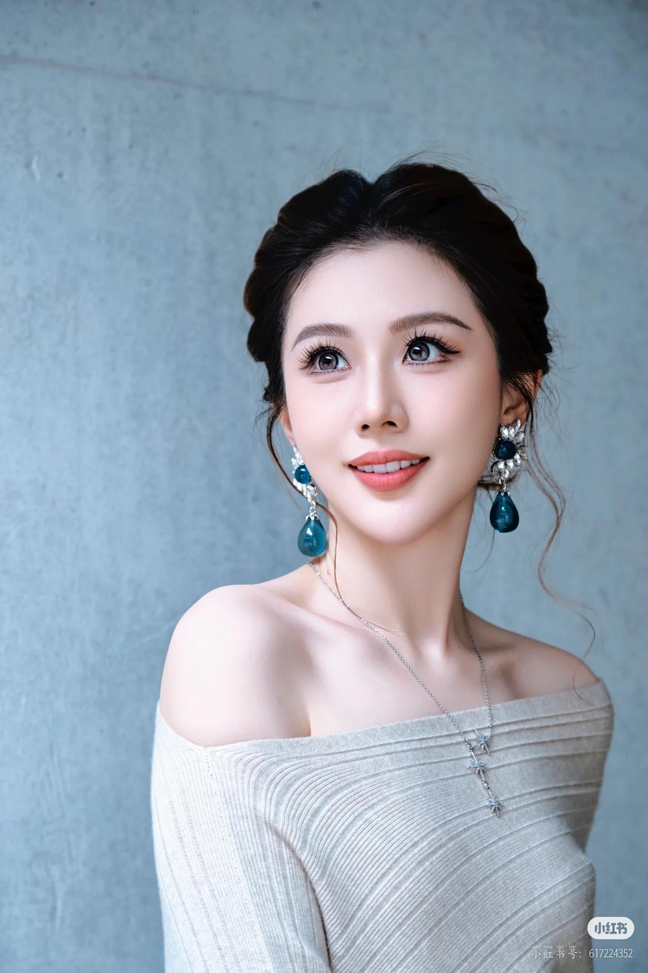 晒图笔记大赛美女穿搭写真