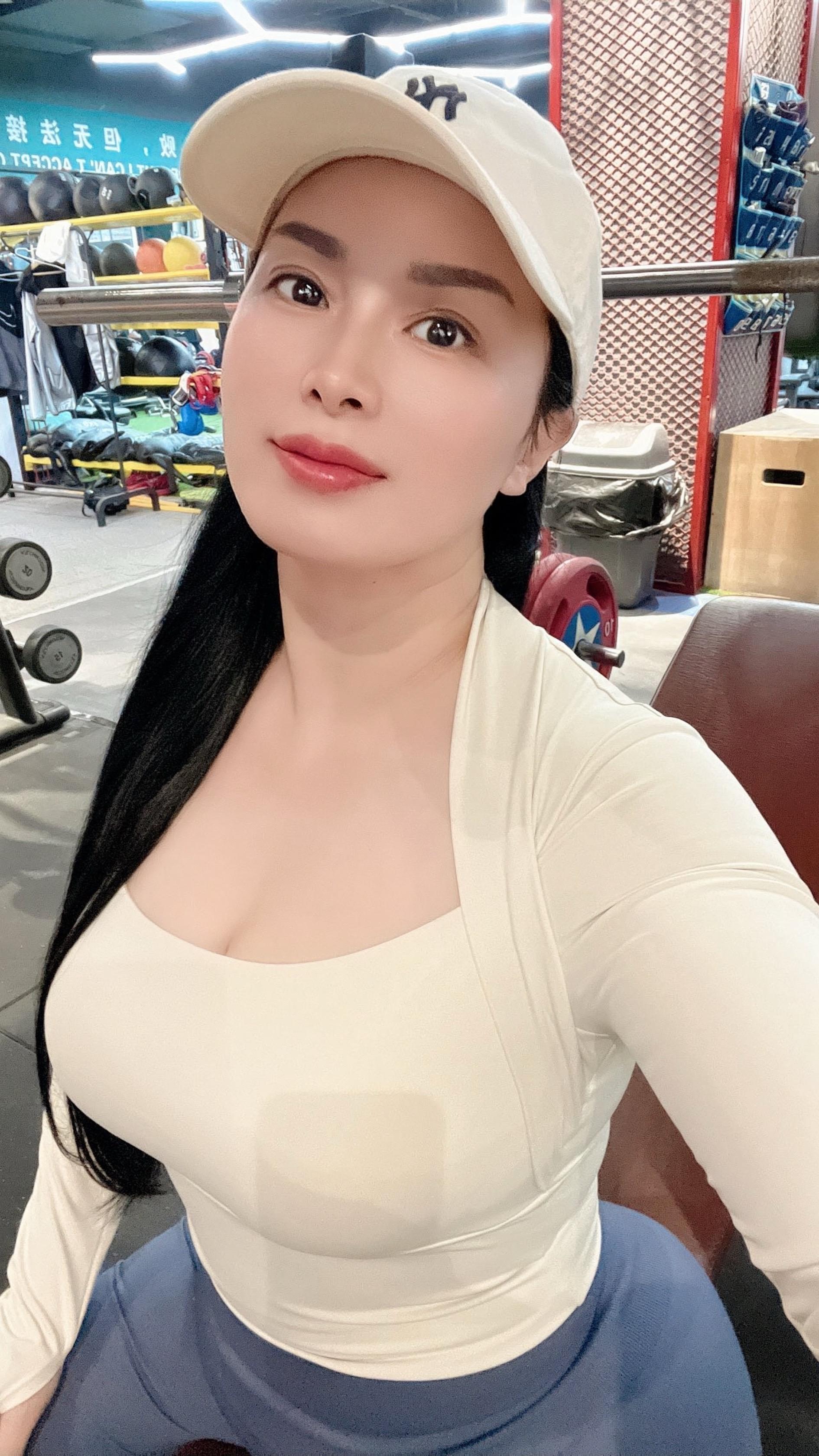 宝 我们都是普通人，我们好好的，我们一起努力吧宝