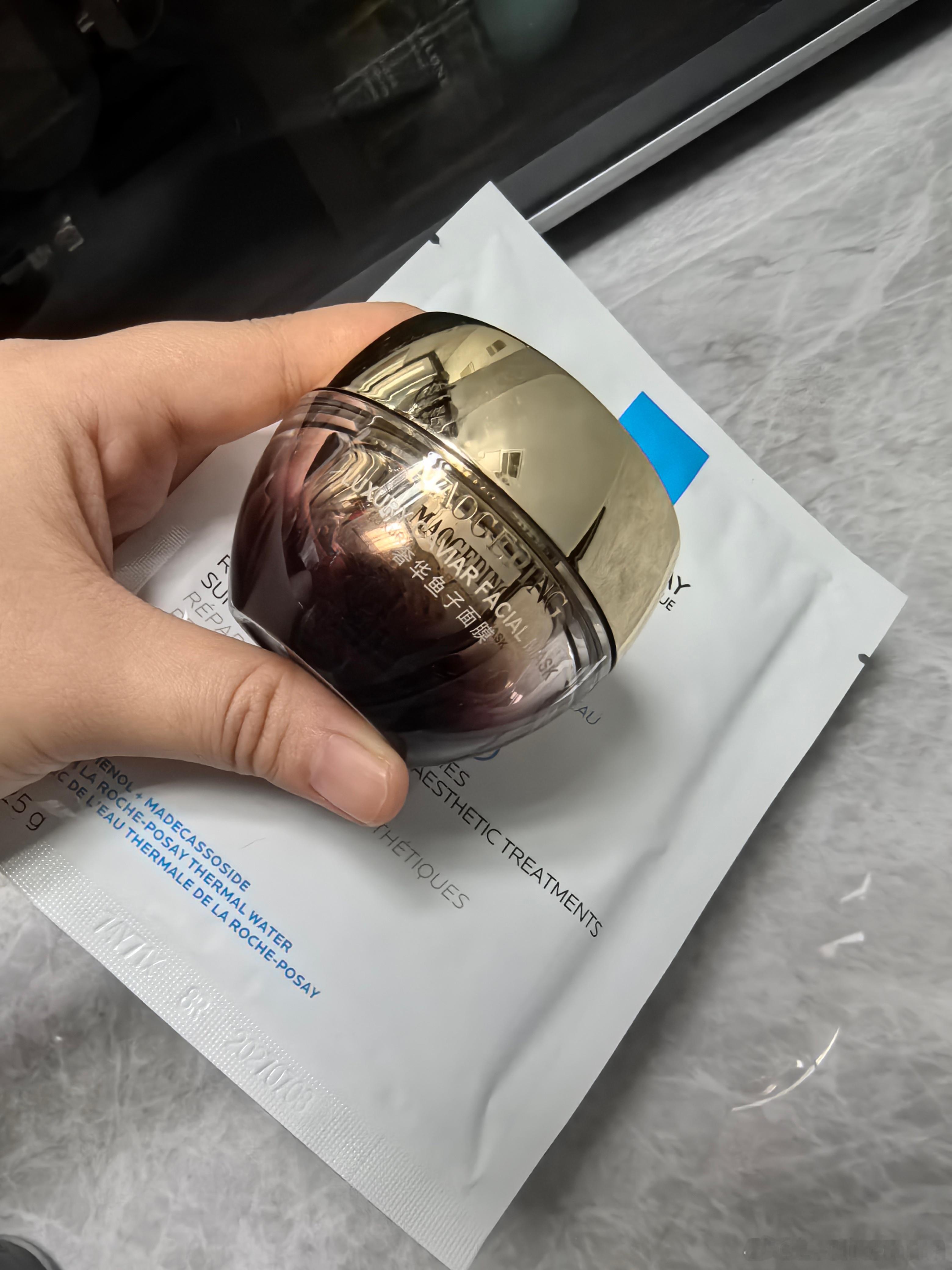 毛戈平这个鱼子酱面膜和b5面膜简直是黄金搭档，我坐月子几乎没有护肤，最近才开始好