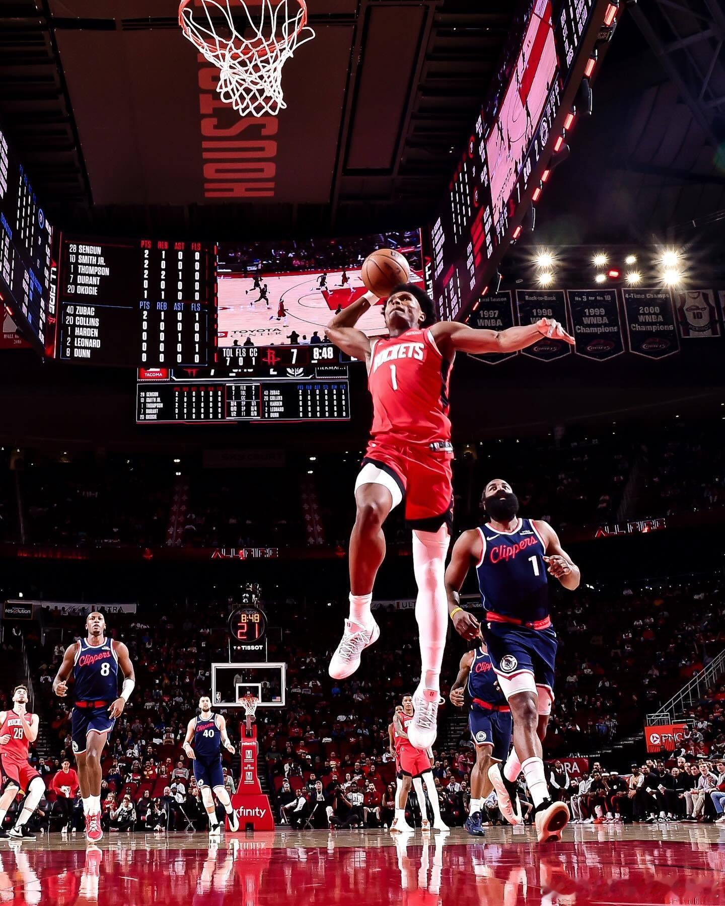 挡拆防守能力最强的五名防守者1. 阿门·汤普森2. 阿龙·霍乐迪3. 奥萨尔·汤