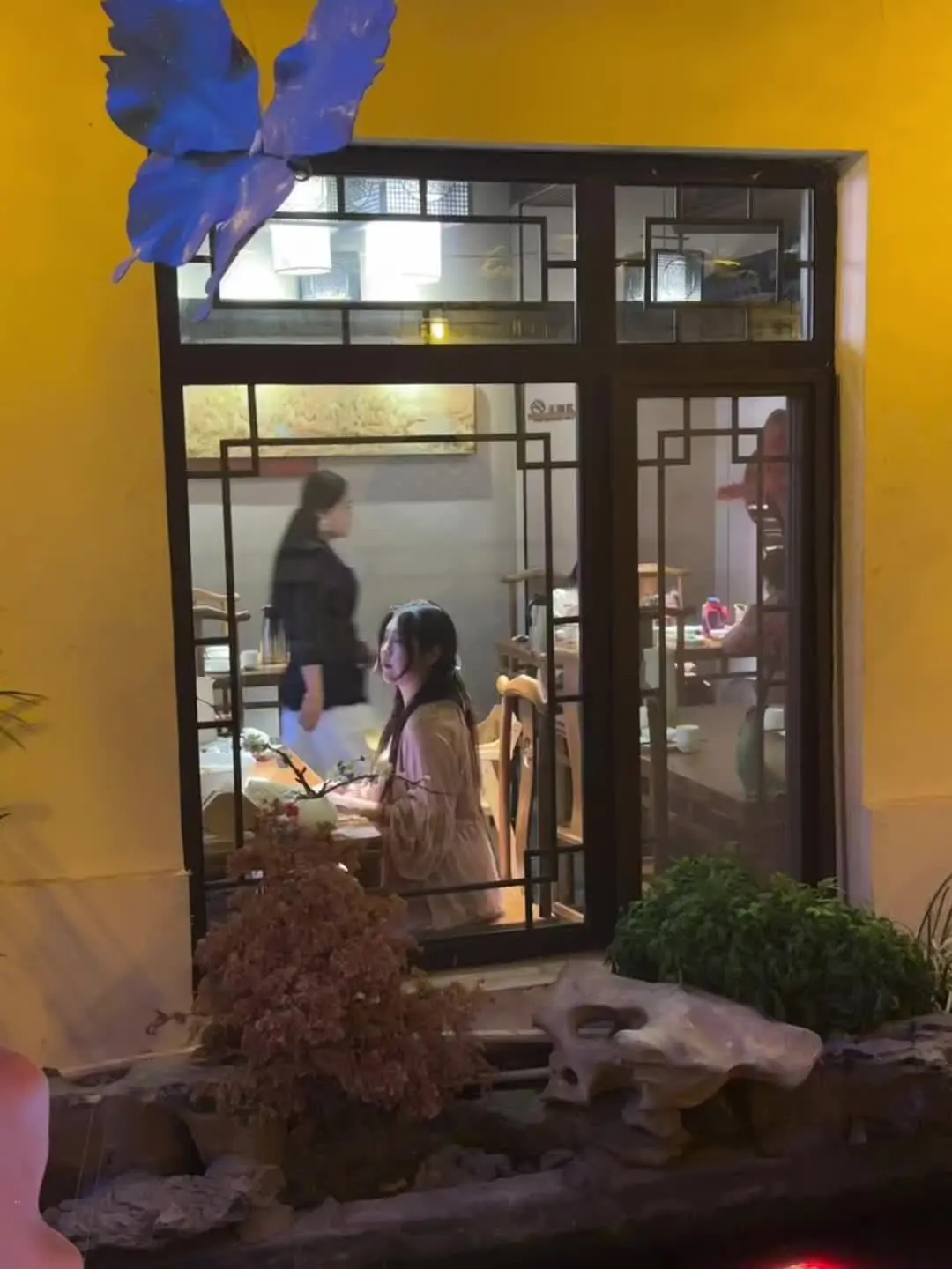 慢品人间烟火色，闲观万事岁月长