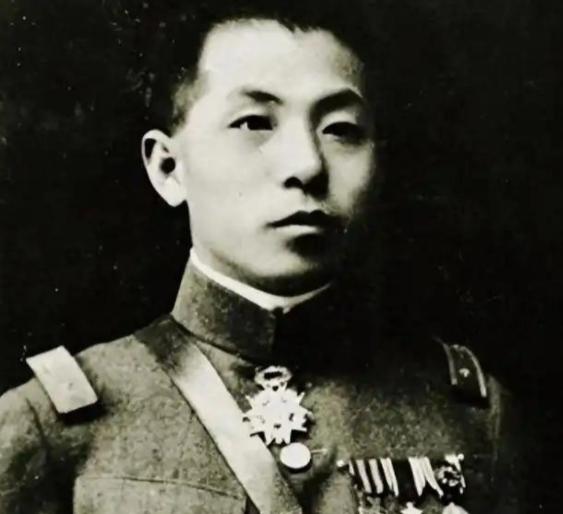 舍命救国的杨虎城，真的算糊涂吗？
翻看民国那段波澜又沉重的历史，很多人提起杨虎城