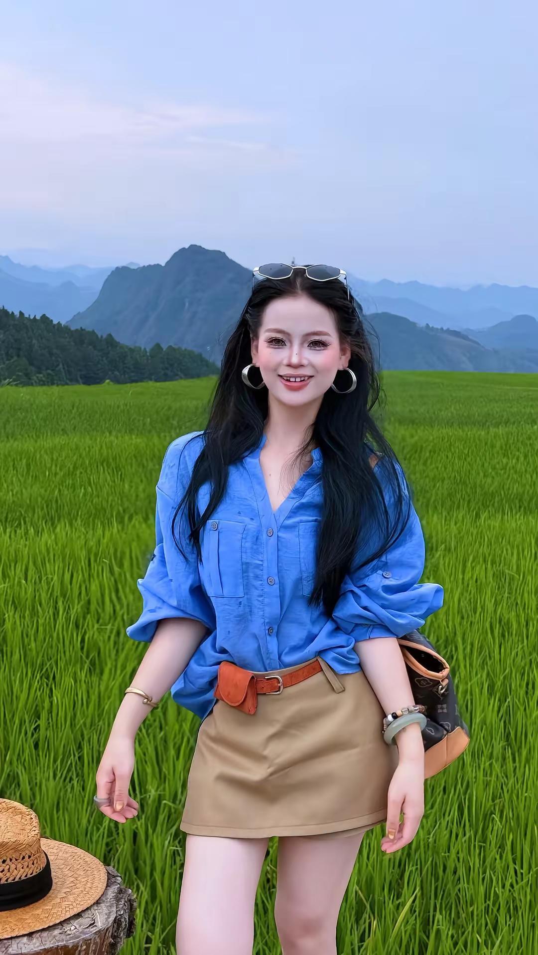 还得是贵州🌳稻田堪比青青大草原💙绝美。这段时间有事回老家~过几天给姐妹们开播