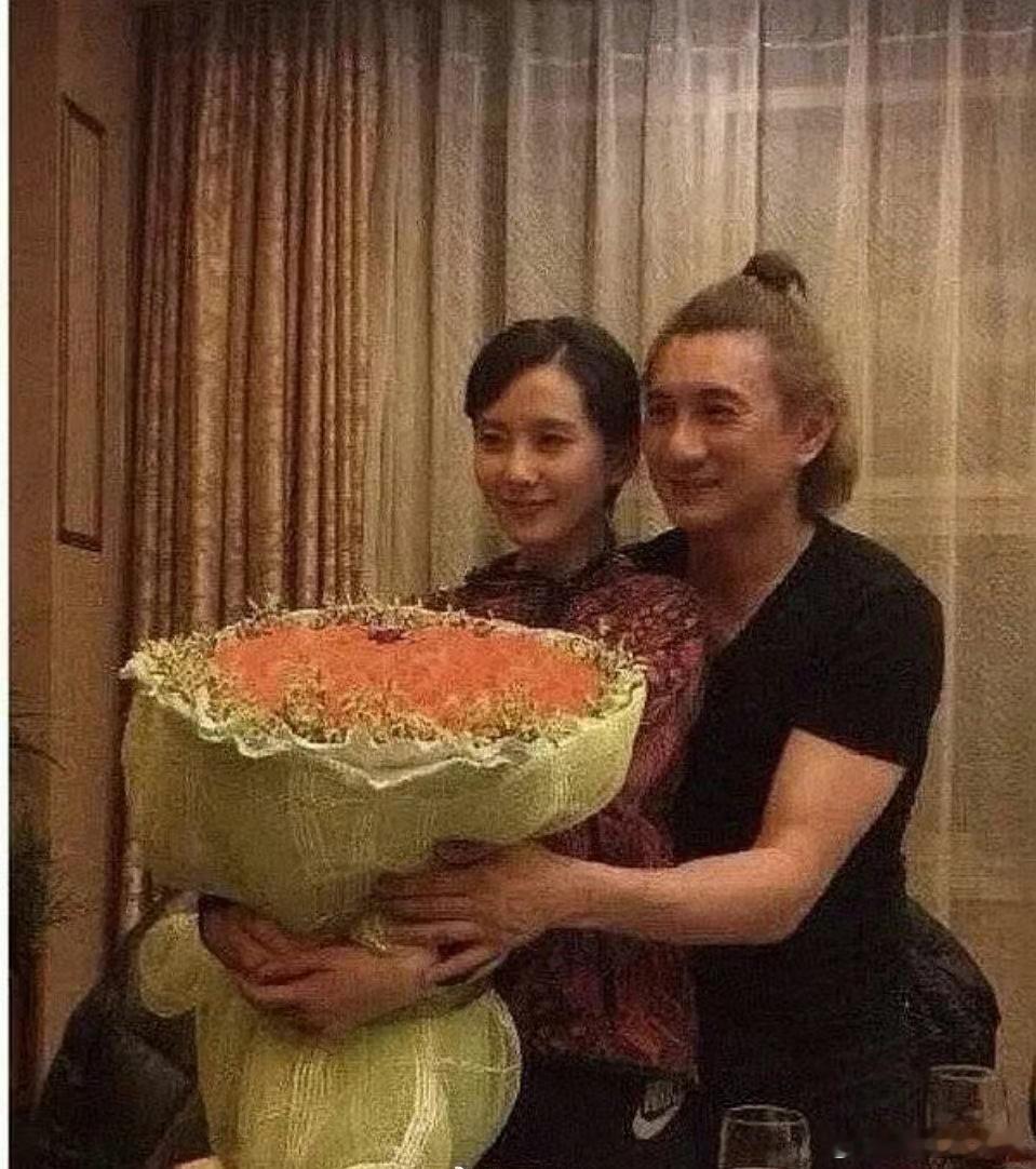 这么来看感觉吴奇隆多少确实有点配不上刘诗诗 ​​​