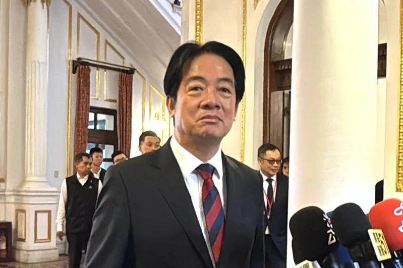 民进党看不起韩国人
甚至叫嚣手里有很多牌
要报复韩国
针对韩国将台湾人入境的名称