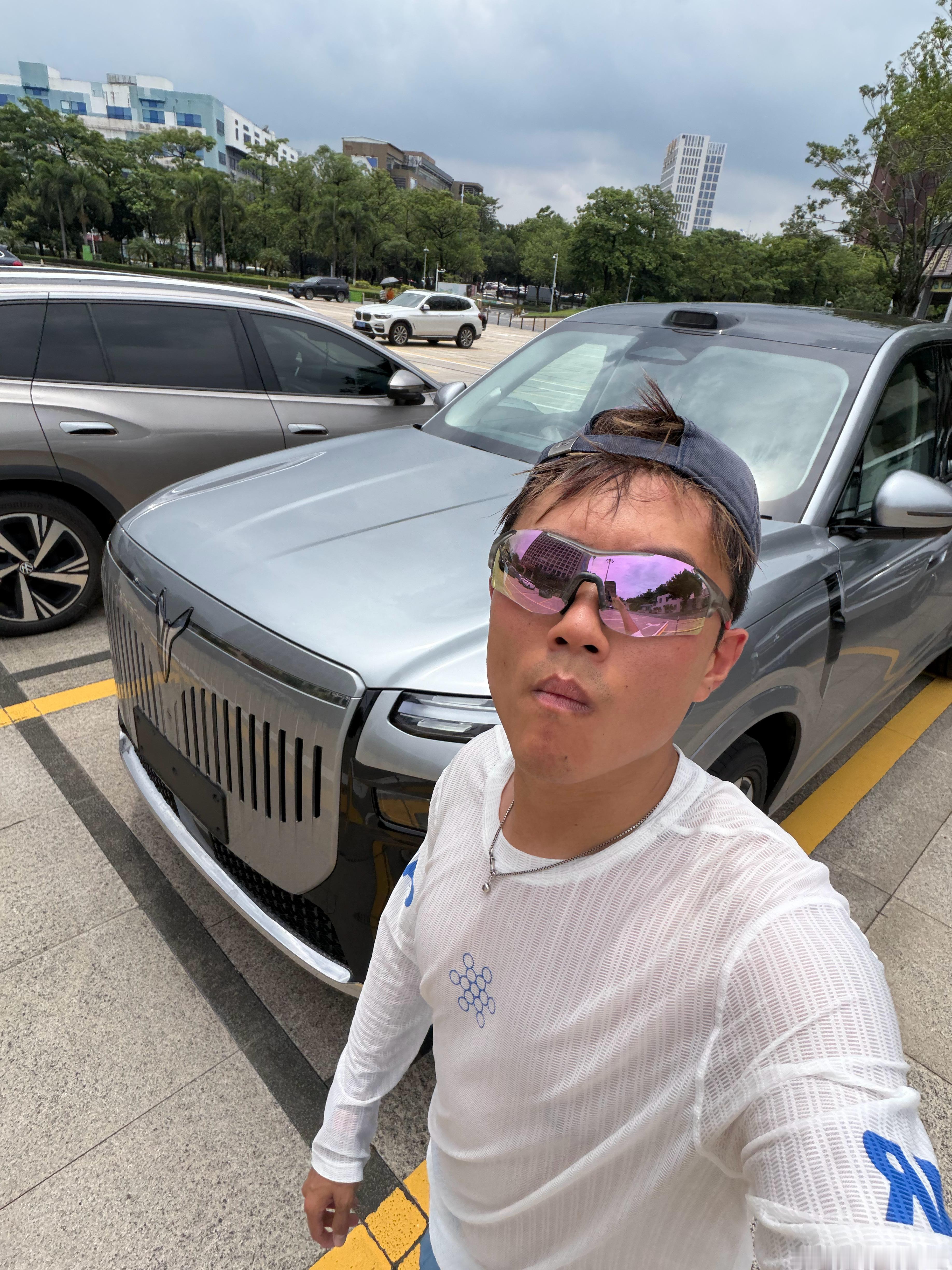 我这身装扮去打网球 别人都以为我是教练