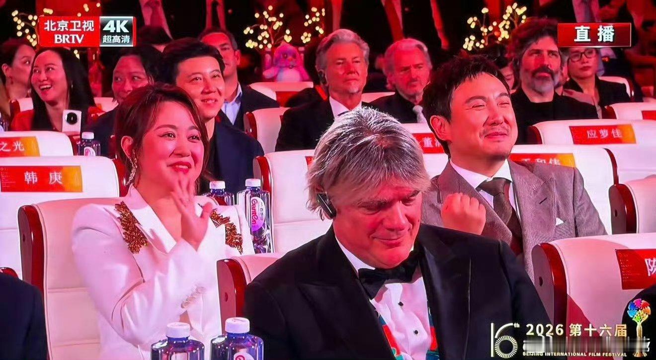 沈腾大粉喊话张颂文沈腾大粉喊话张颂文回应家暴出轨 看座次本来是沈腾和黄渤双C位，