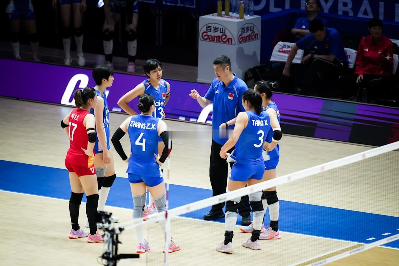 中国女排近两场国际比赛合计被扣35.18分2025年女排世锦赛1/8决赛中国女排