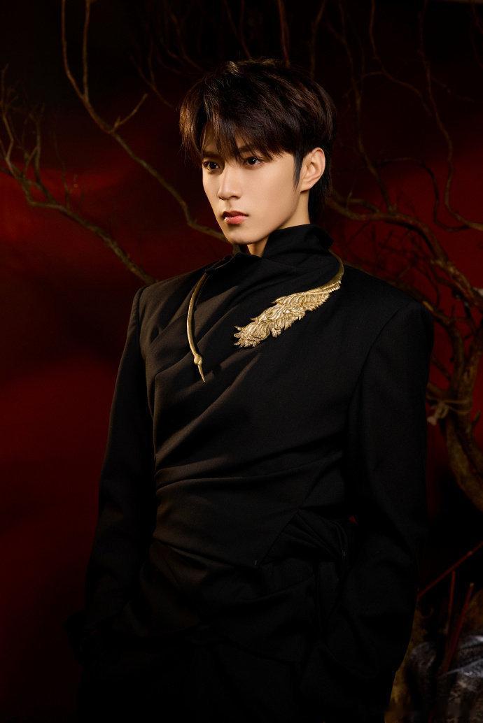 刘耀文镖人新年大片刘耀文共赴此间江湖 刘耀文共赴此间江湖，刘耀文镖人新年大片有，