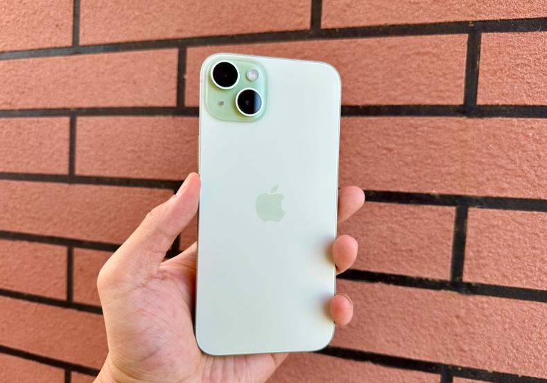 今年双十一买手机太舒服了，想买iPhone15的朋友先忍住，到时候大概率会来波跳