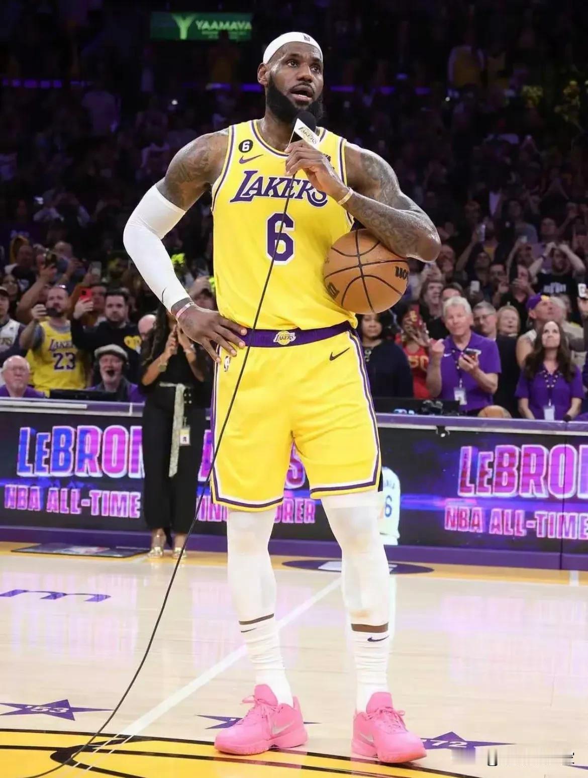 哪个NBA球员有机会超越詹姆斯的总得分记录？

啊B那有个UP主，做了一期2K的