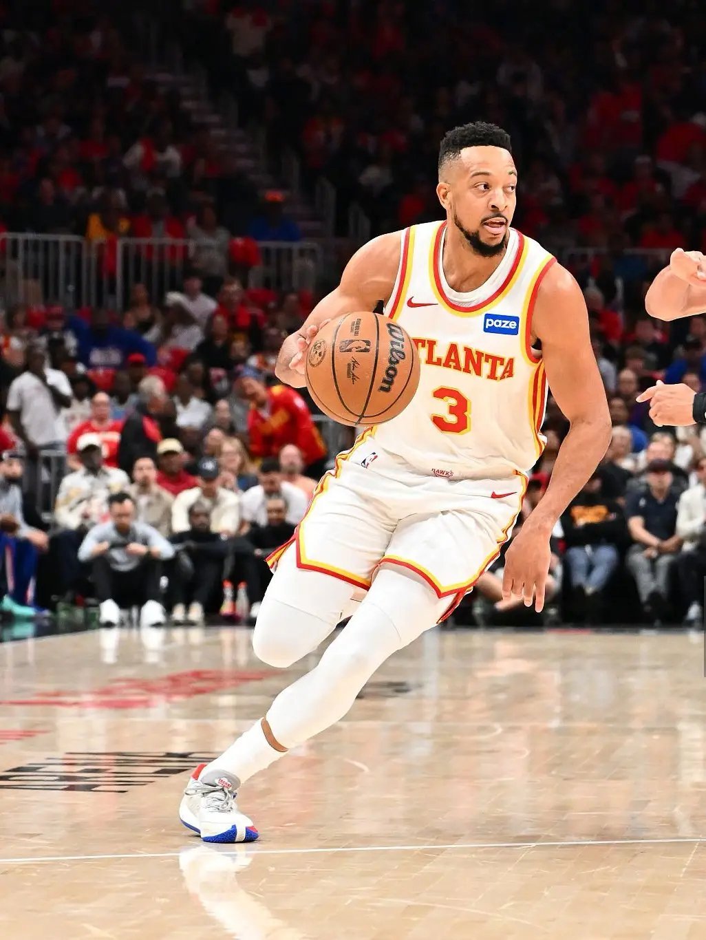 准绝杀！老鹰与尼克斯系列赛G3，CJ麦科勒姆砍下23分5篮板，投进中距离准绝杀带