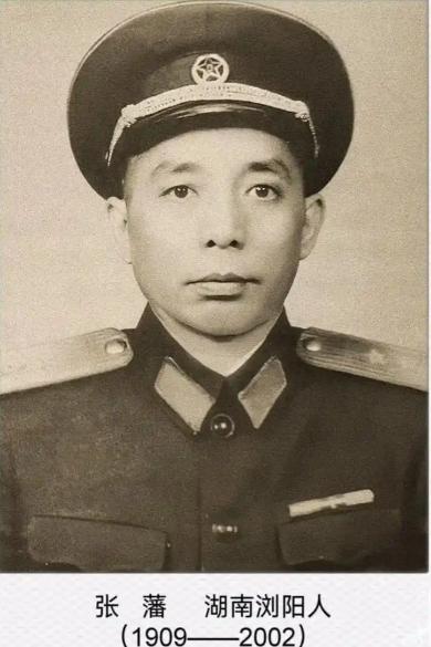 1976年初冬，兰州军区副司令乘坐绿皮火车，前往郑州出差。过了送餐时间，副司令拿