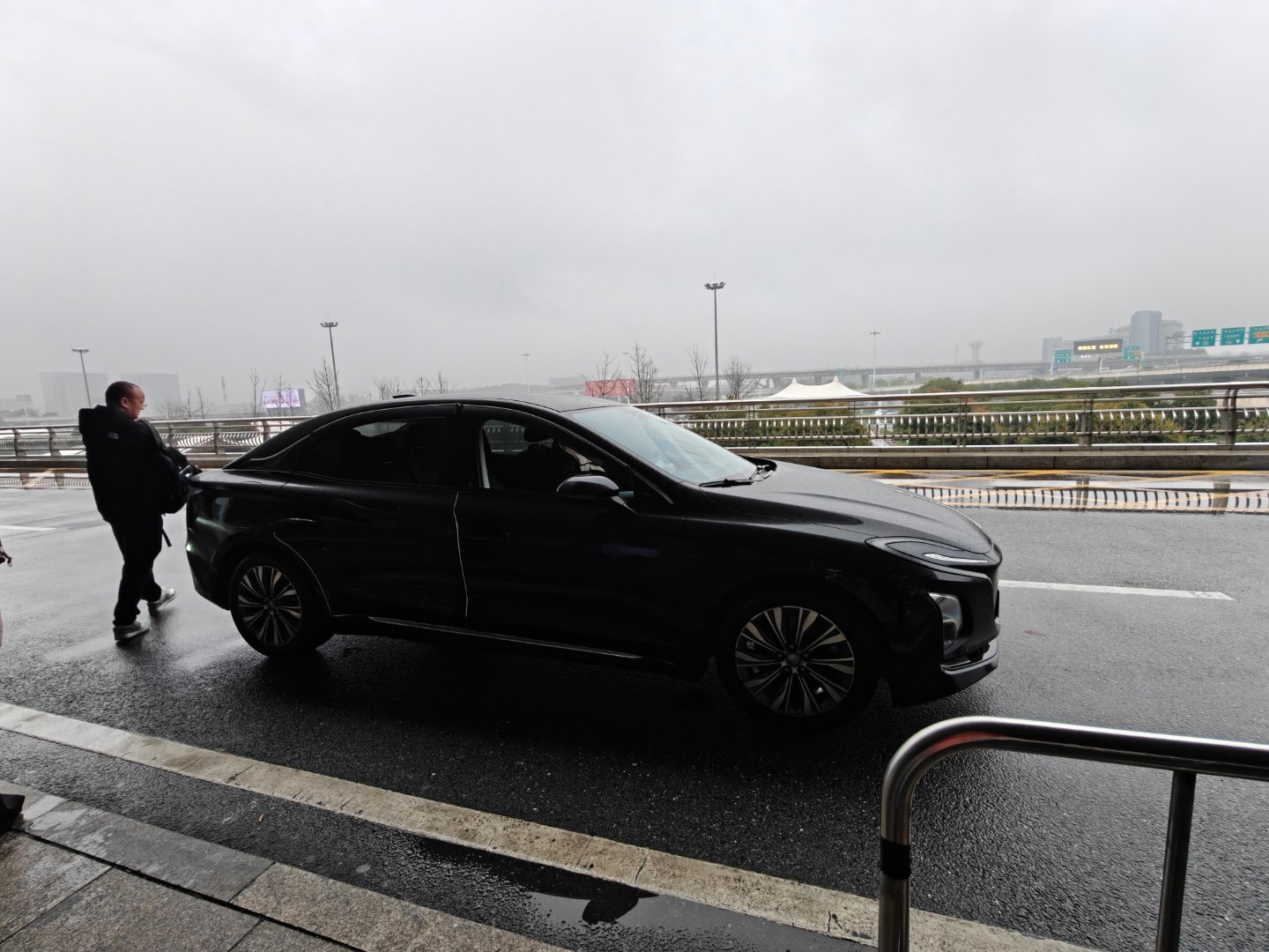 按你机场出来那一刻我觉得长沙就是长春温度+大电 长沙·长沙黄花国际机场