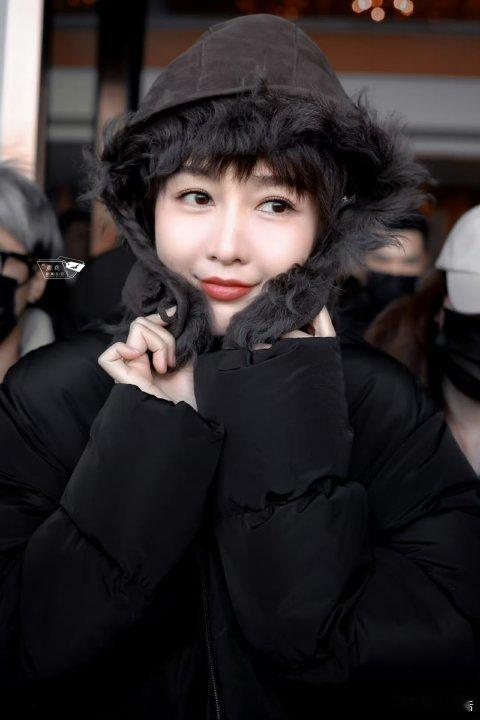 王鸥大侦探10路透  王鸥录制大侦探10 天哪也太可爱的吧[送花花][送花花]好