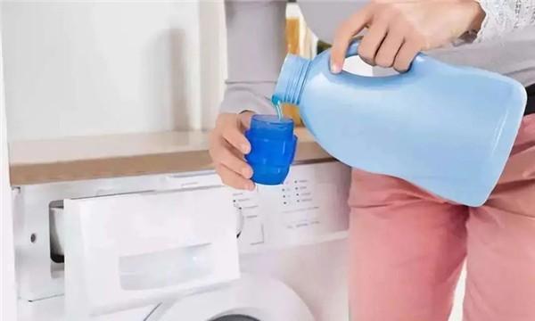 。还有就是泌尿生殖道分泌物：如尿渍、阴道分泌物、前列腺液等，可能携带特定的菌群（