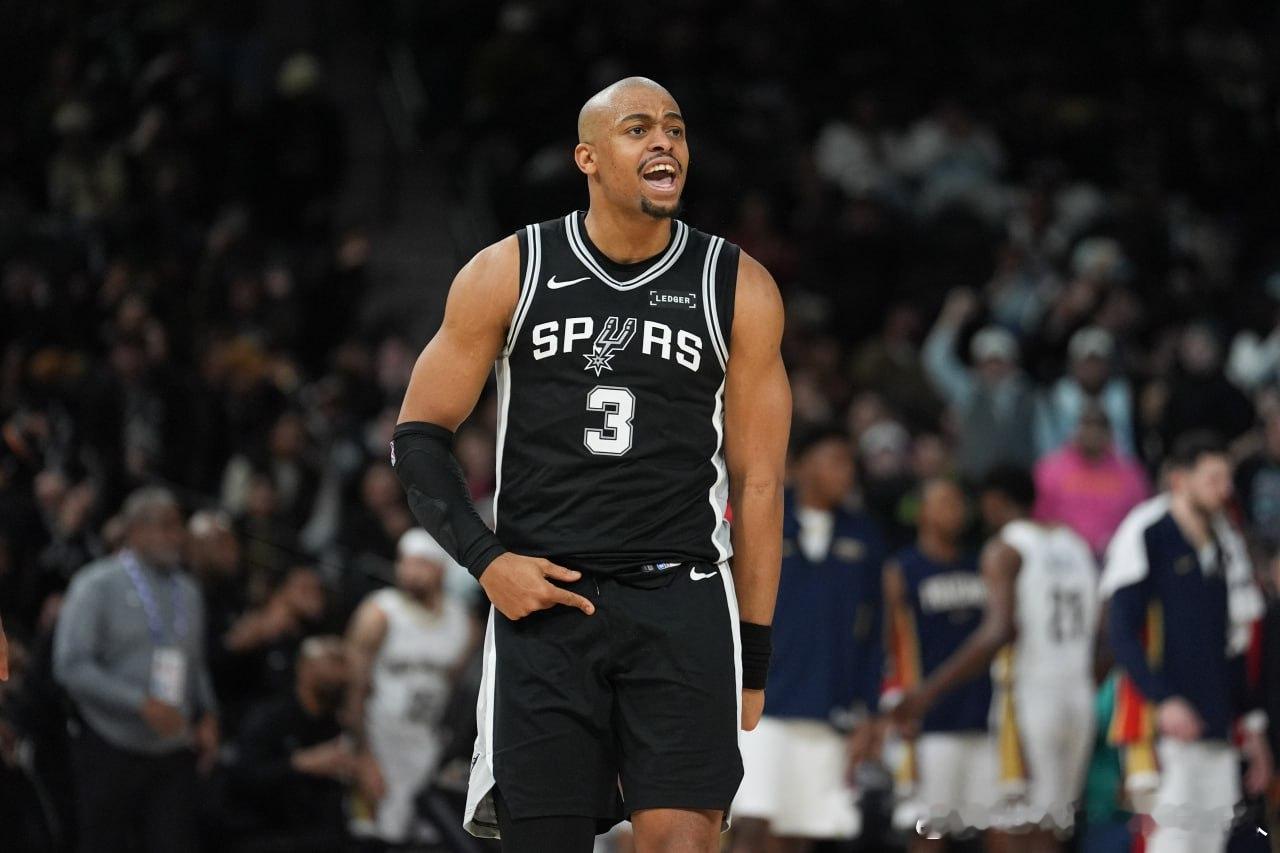 【打爆对面替补！凯尔登17中10砍队内最高25分 另有6板2助&三分8中4】  