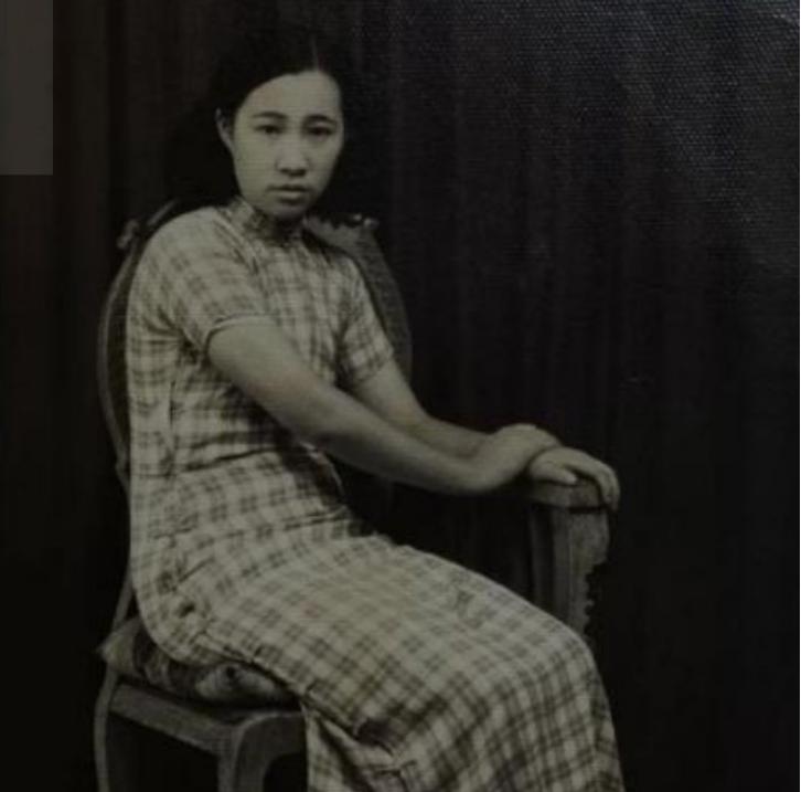 1988年，潜伏台湾42年的地下党用假身份回到家乡时，才知道当年新婚9天的妻子一