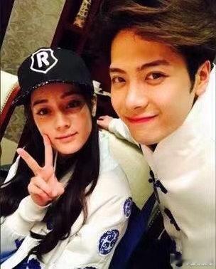 这是什么神仙运气！王嘉尔Hi6抽中了迪丽热巴的礼物王嘉尔抽到了热巴的礼物你好星期