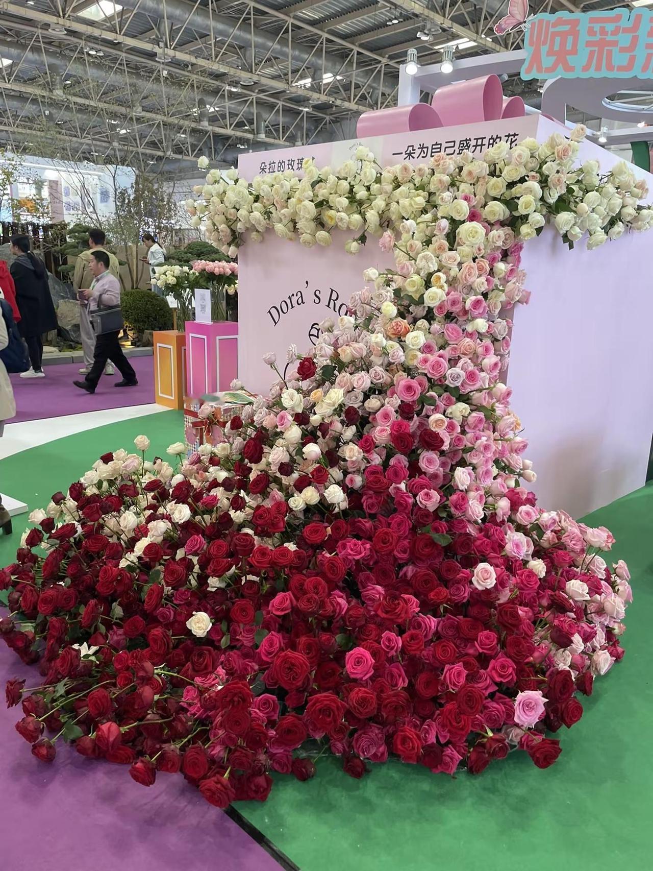 天啊！太好逛了太美了。花卉展中国国际花卉园艺展览会 太震撼了这些展台布置太美丽了