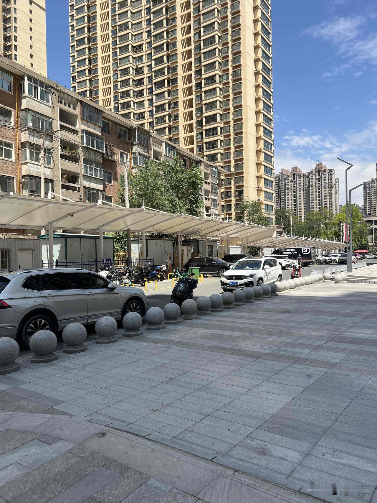 今天第一次去兰州市七里河区土门墩街道西津西路907号西脉家园的雷电充电站，充电站