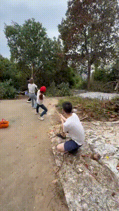 说时迟那时快