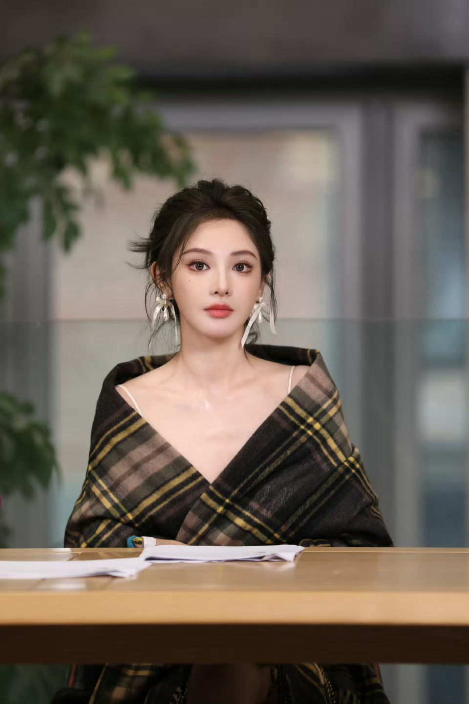 就这个彭小苒美成啥了！！来个导演递暗黑的本子吧彭小苒暗夜蕾丝裙