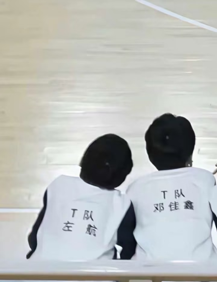我只是一个溺爱孩子的多担全世界正数第一喜欢左邓（最近淡）我唯一的堡贝还有一只要珍