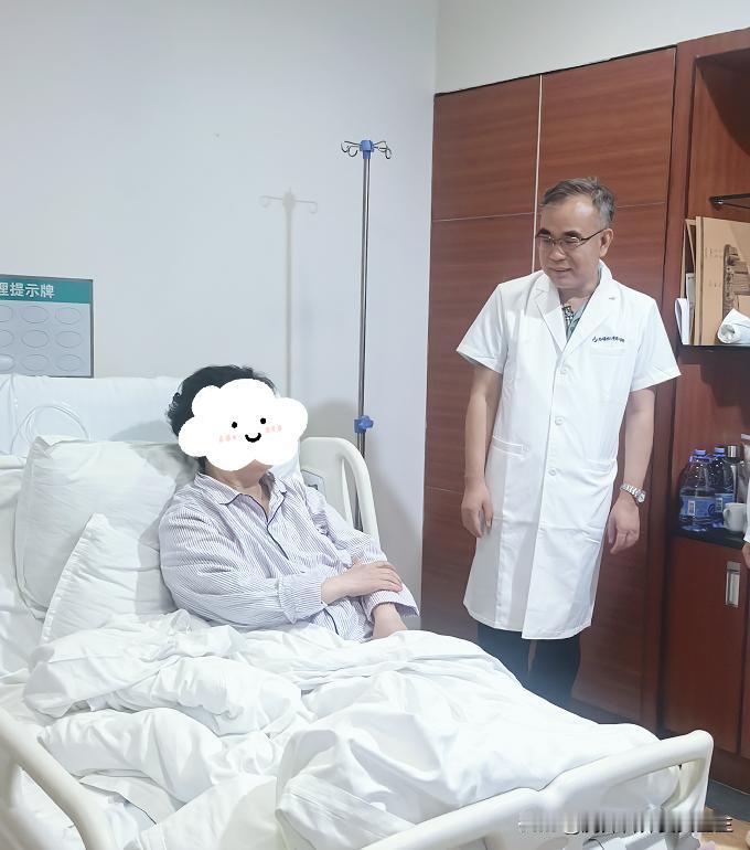 肺结节术后白天一切正常，到了晚上反而疼痛难忍？我曾经碰到过一位五十多岁的女性患者