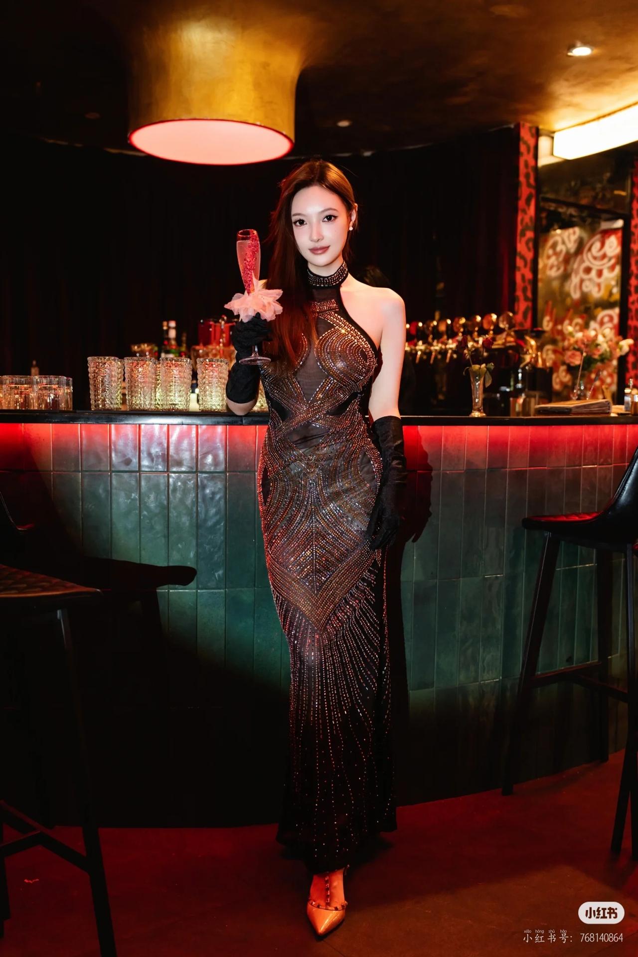 春日生活打卡季美女穿搭写真