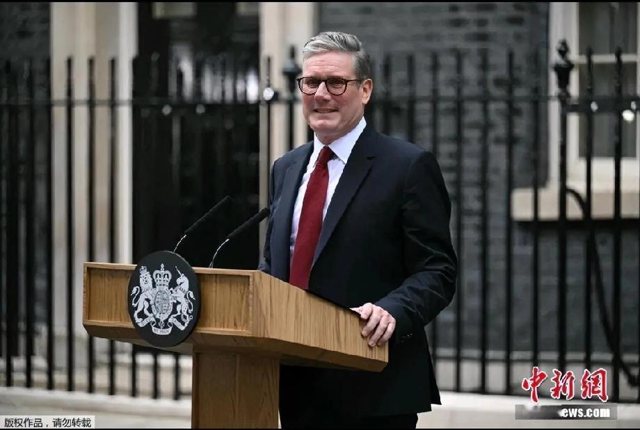 英伟达H200芯片的优缺点解析
 
英伟达H200芯片的核心优势集中在存储与效能