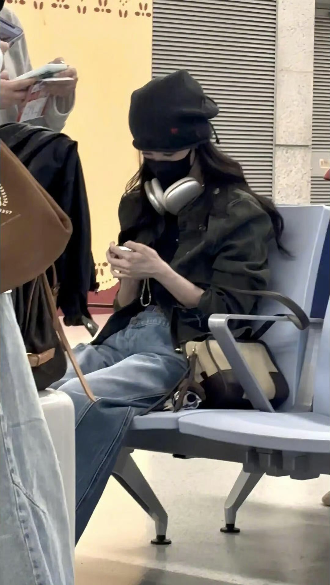 陈都灵机场私服 陈都灵氛围感头像  陈都灵机场私服好帅陈都灵氛围感头像 