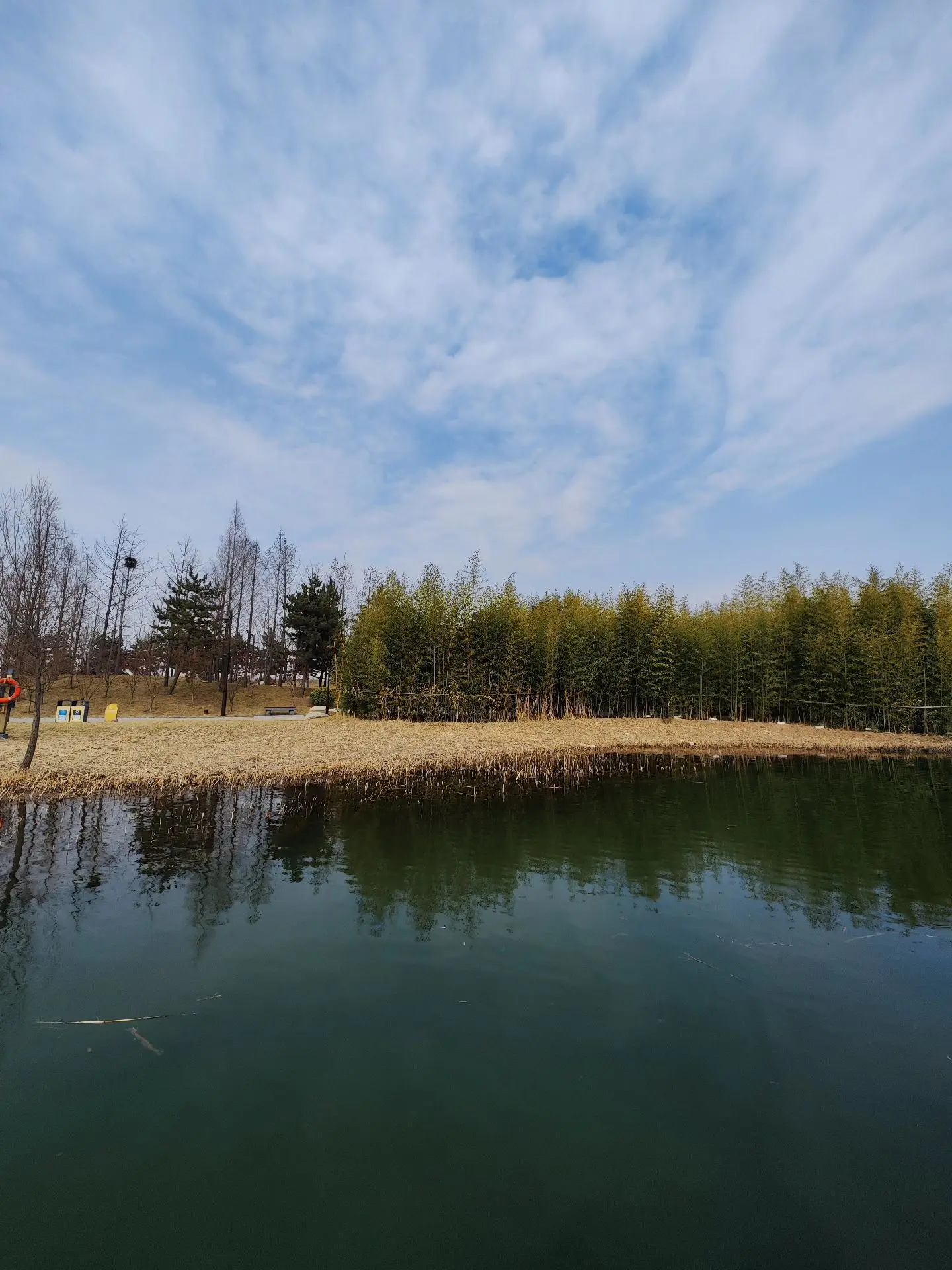 渼陂行。渼陂湖位于西安市鄠邑区以西、涝河西畔，是秦汉上林苑、唐代游览胜地，素有“关中山水最佳处”之美誉。游玩渼陂湖后咥一碗户县软面，真滋润！😁