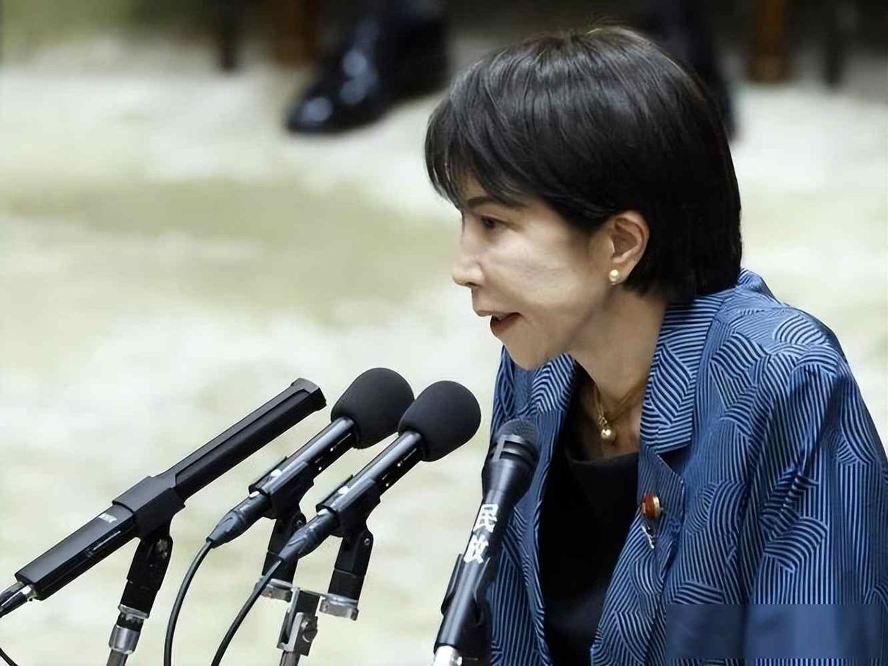 恢复仅14天，通知日本全面禁止，高市没有退路，或引更大风险
11月19号，中国方