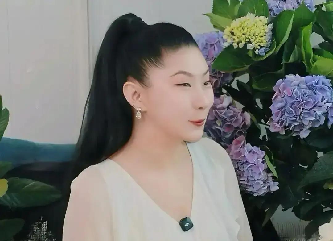 谢贤分手时给小女友CoCo留了一套上海豪宅和整整一箱金条，这事在圈里传开时，不少