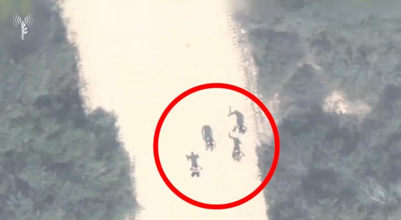 又见以色列士兵“杀良冒功”！从图1、2来看，这些人本来是活着的，而且举手投降并没