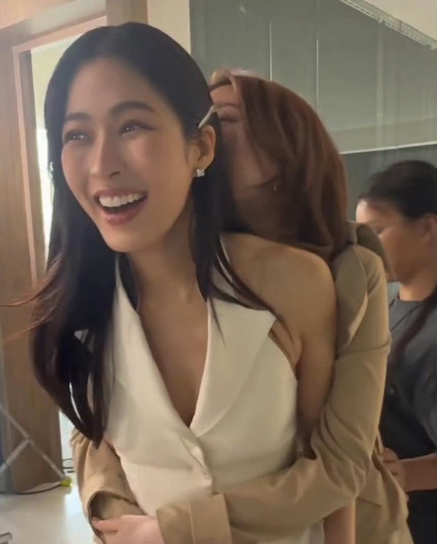 我的妻子原来是一只蜜袋鼯（童话版先婚后爱）五十九.妻子回来的时候，虎口被贴了张创