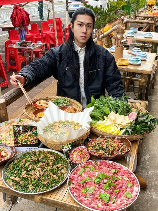 昆明人来解释一下这是什么现象用纸煮火锅