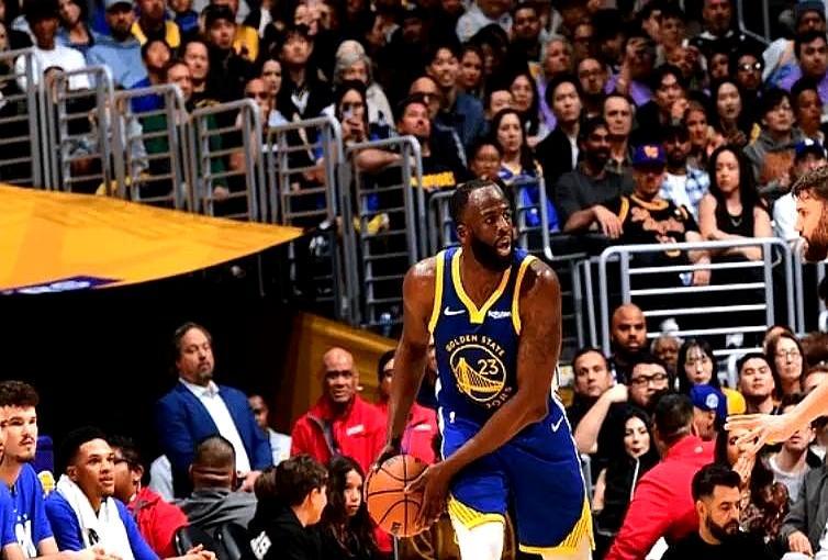 投丢37个三分！没了库里，勇士连球都不会打了。
 
湖人主场，勇士全队疯了一样扔