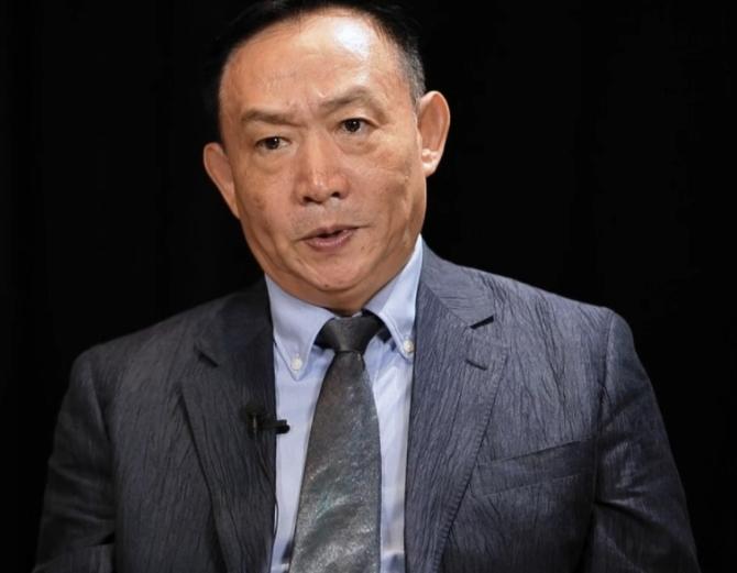 专家卢麒元，近日在北京公开发声，他提出了一个惊世骇俗的主张：“立法者每次参与都要