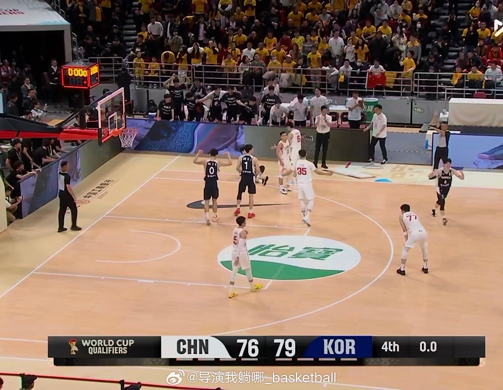 张镇麟尽力了，5分钟时间让他追17分实在太难了，下场继续干！中国男篮不敌韩国男篮