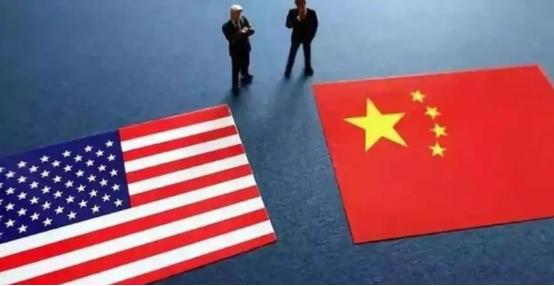 眼下，全世界都在看中美谁先撑不住。现在是中国有货卖不出，急着赚钱，美国是有钱买不