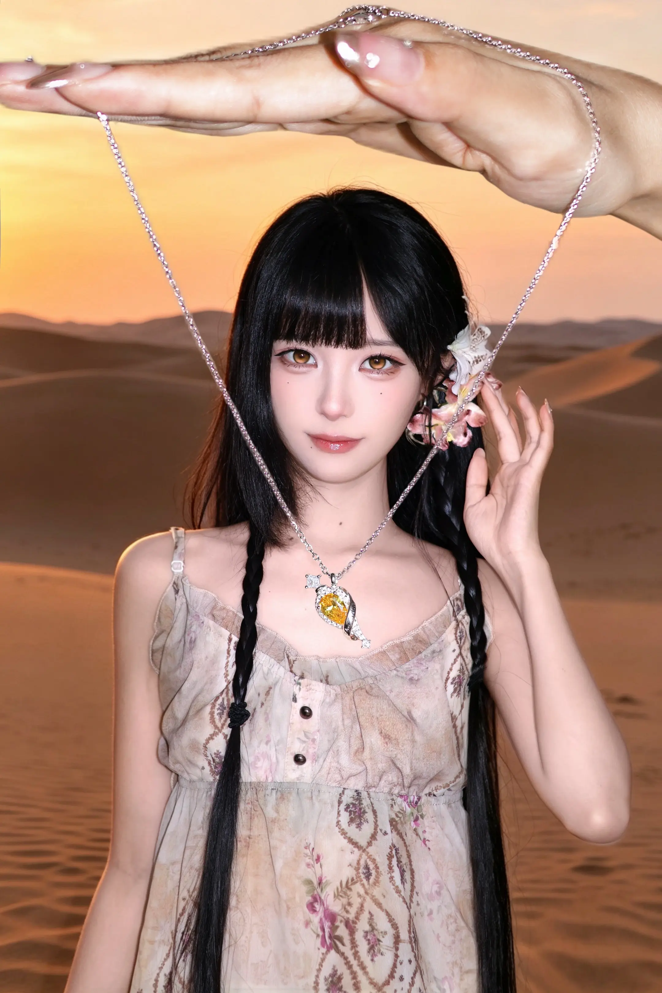 琥珀般的双眸里是你的影子