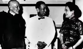 1963年外交风波：翻译员叛逃苏联使馆，背后藏着怎样的时代困局？
 
1963年