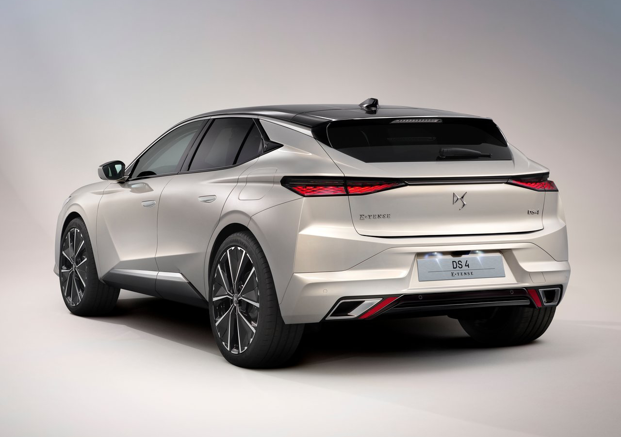 雪铁龙ds  DS 4（2022，第二代，C‑MP平台）2021年发布，2022