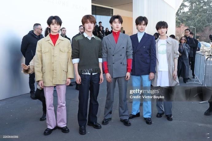 prada生图登陆少年g社生图top看秀G社生图，谁赢了