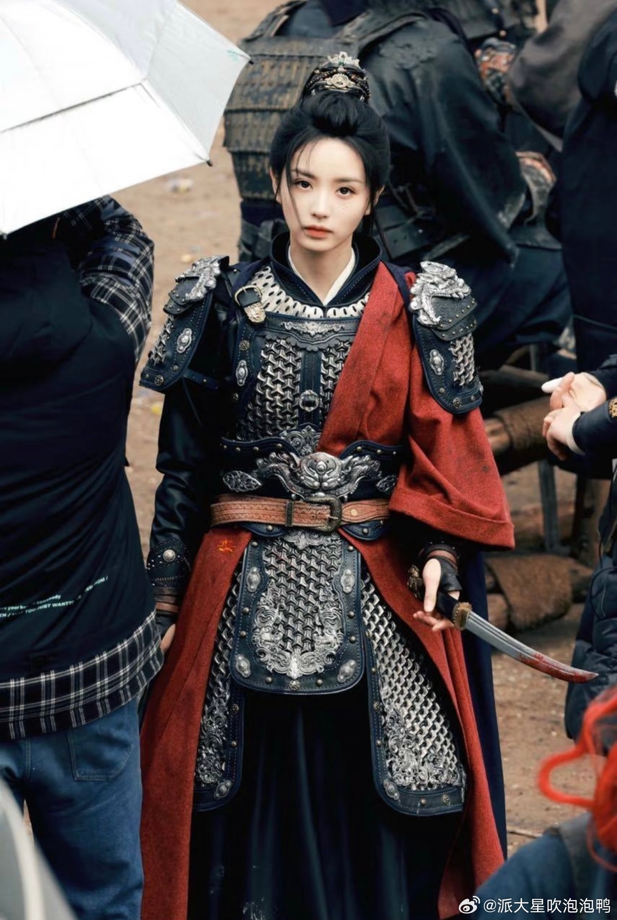 上一秒嘻嘻哈哈下一秒打打杀杀 看到预告里张凌赫戴翎、田曦薇簪花进城，瞬间被戳中！