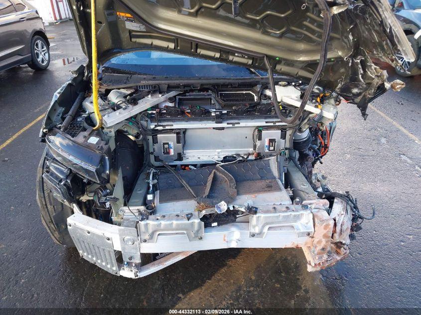 突发奇想，以后都做大尺寸前备箱的话，通过加强纵梁之间的承重部分结构强度是不是可以