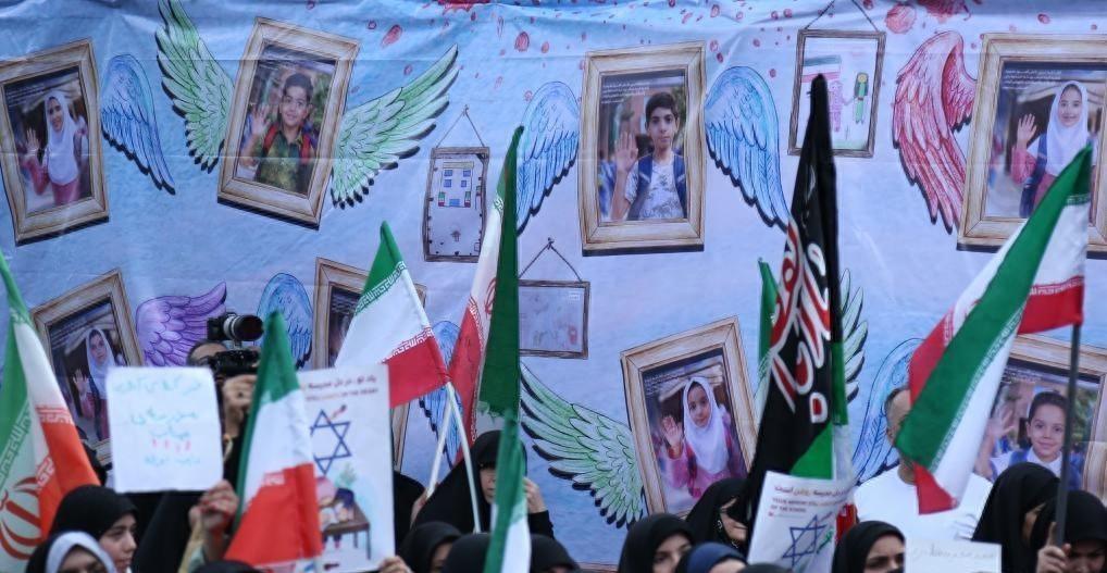 谁能想到，就在全世界以为中东终于能喘口气的当口，一场更加阴险的连环杀局，才刚刚拉